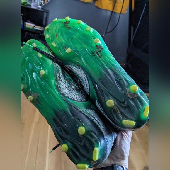 Under Armour football cleats size 9 - Picture 4 of 5